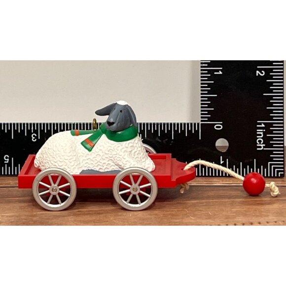 1989 HALLMARK KEEPSAKE ORNAMENT QX466-5 NOSTALGIC LAMB ON WAGON - Picture 5 of 8
